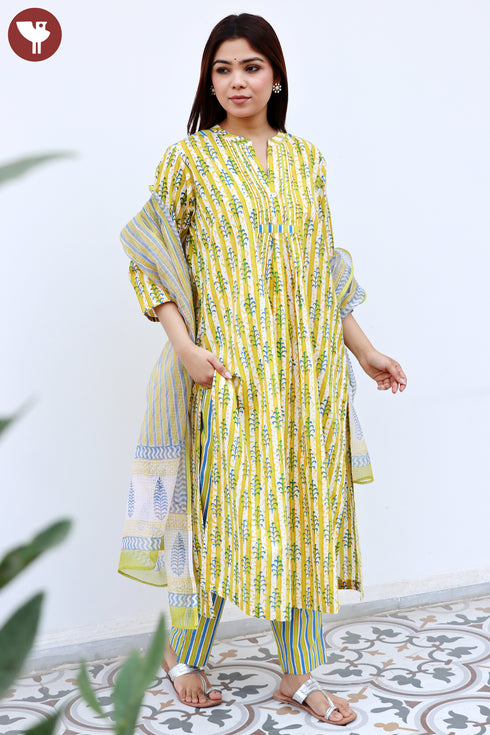 Cambric Cotton Kurta Pant With Dupatta In Floral Block Print