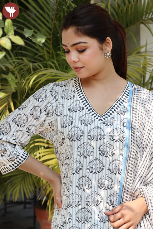 Bizzy Lizzy Kurta Pant With Dupatta In Block Print