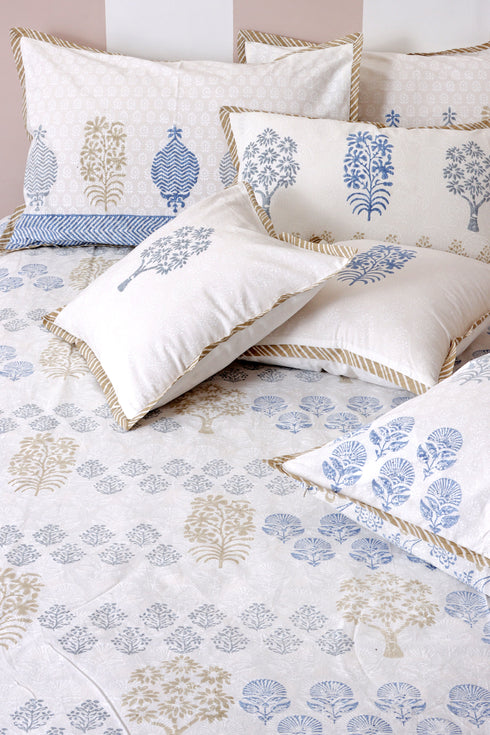 Mulmul Cotton Quilt In Floral Block Print
