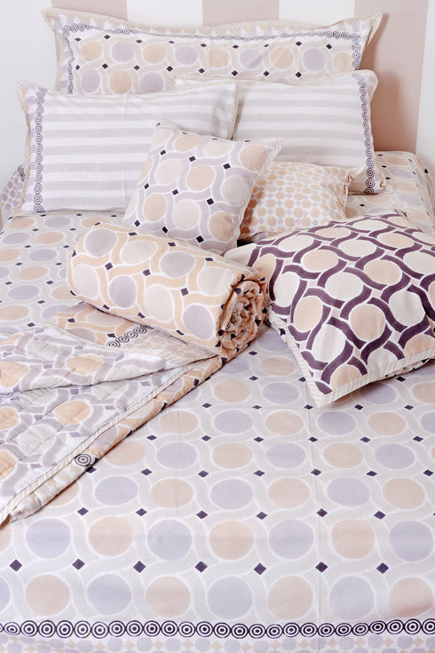 Mulmul Cotton Quilt In Graphic Block Print