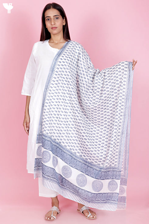 Mulmul Cotton Dupatta In Floral Block Print