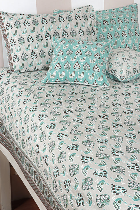 20s Cotton Bed Cover in Graphic Block Print