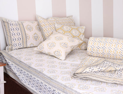 20s Cotton KING SIZE Bed Cover In Graphic Block Print