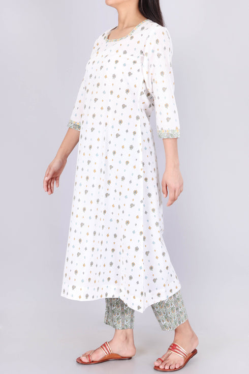 Cambric Cotton Kurta And Pant Set In Graphic Print
