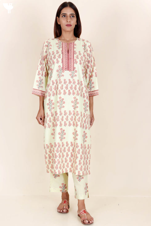Bizzy Lizzy Cotton Kurta Pant Set With Chiffon Dupatta In Block Print