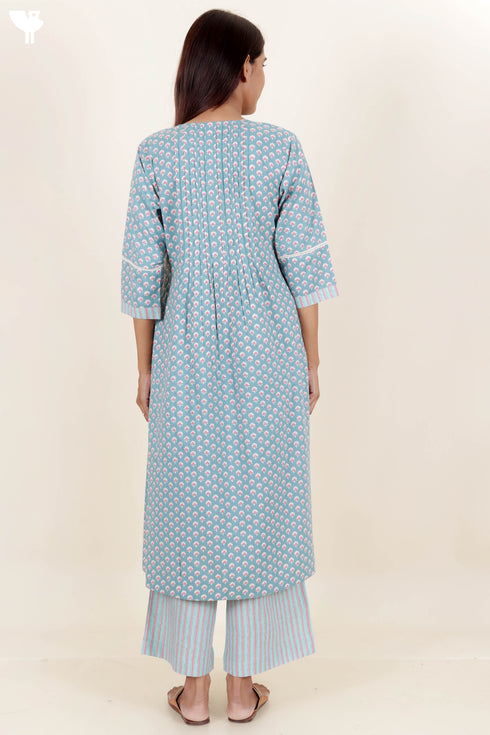 Cambric Cotton Kurta And Pant Set In Floral Print