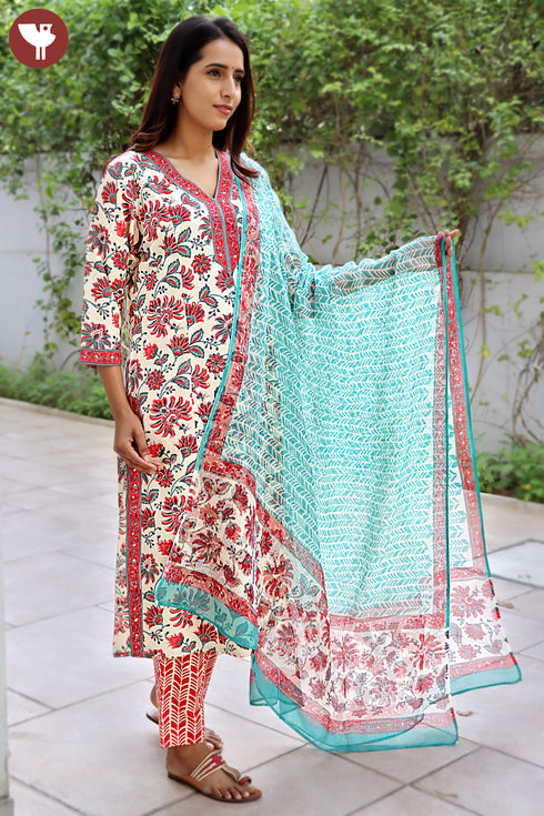 Bizzy Lizzy Kurta Pant With Dupatta In Floral Block Print