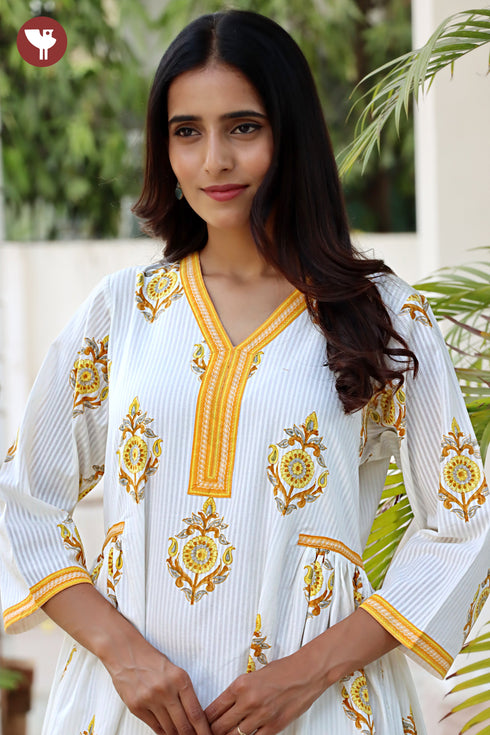 COTTON STRIPE Kurta And Pant Set In Floral Block Print