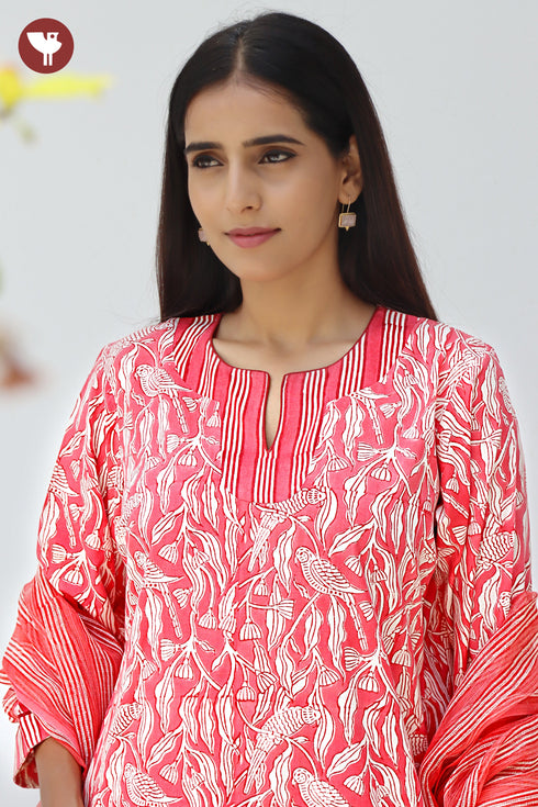 Bizzy Lizzy Kurta Pant with Dupatta Set in Floral Block Print