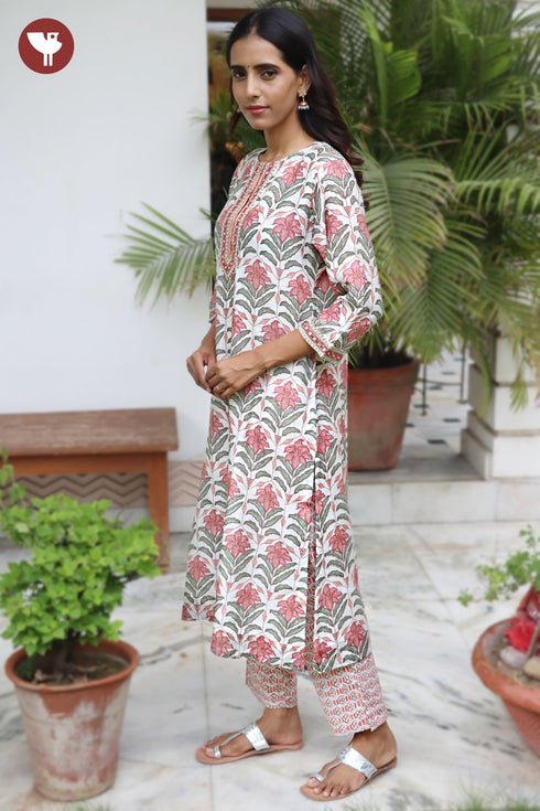 Chanderi Silk Kurta Pant with Dupatta in Embroidered & Floral Block Print