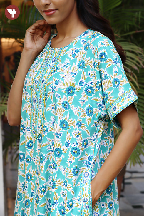 Bizzy Lizzy Front Zipper Kaftan in Floral Print