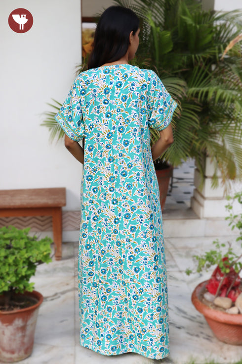 Bizzy Lizzy Front Zipper Kaftan in Floral Print