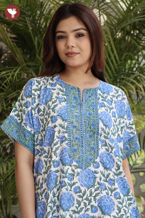 Bizzy Lizzy Front Zipper Kaftan in Floral Print