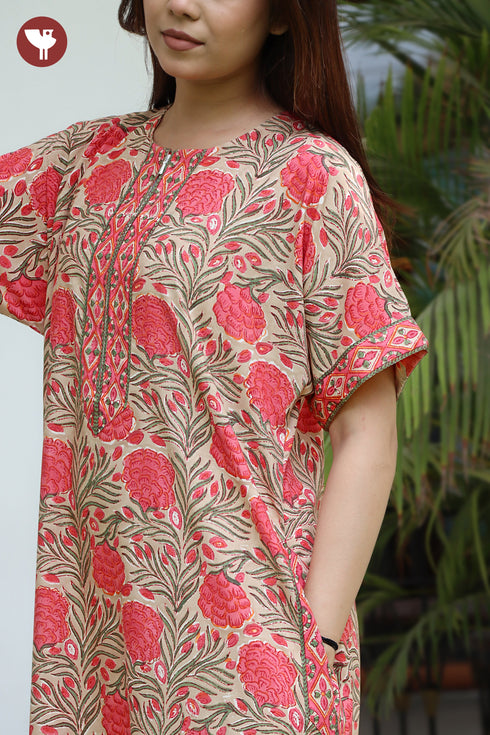 Bizzy Lizzy Front Zipper Kaftan in Floral Print