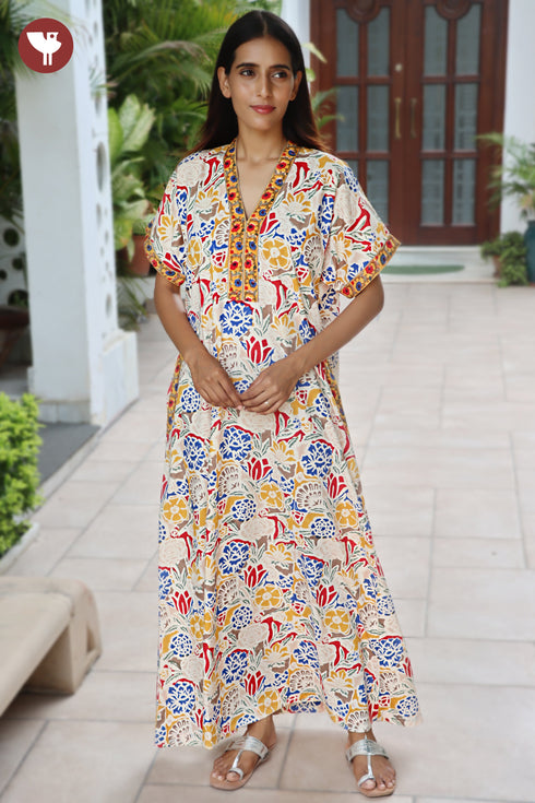 Bizzy Lizzy V-neck Kaftan in Floral Print