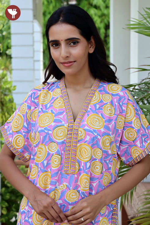 Bizzy Lizzy V-Neck Kaftan in Floral Print
