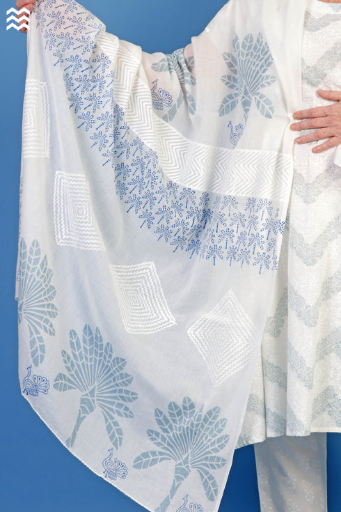 Mulmul Cotton Wrap In Graphic Block Print