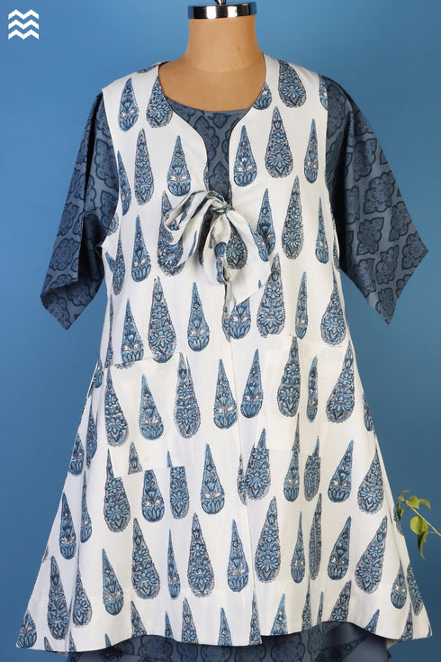 Khaadi Cotton Sleeveless Oliver Jacket In Graphic Block Print