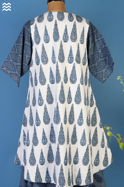 Khaadi Cotton Sleeveless Oliver Jacket In Graphic Block Print