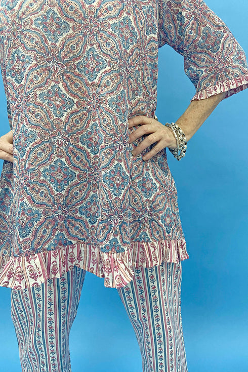 Mulmul Cotton Pete Top In Graphic Block Print