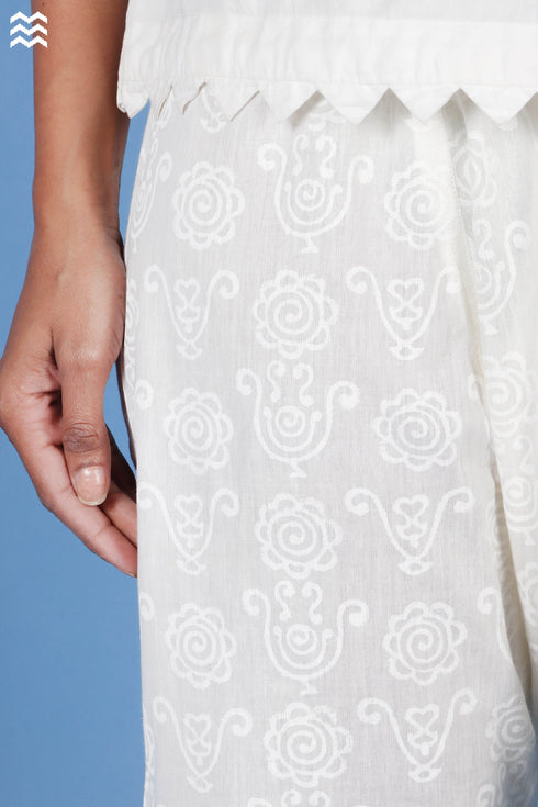 Khaadi Cotton Rose Pant In White Textured Block Print