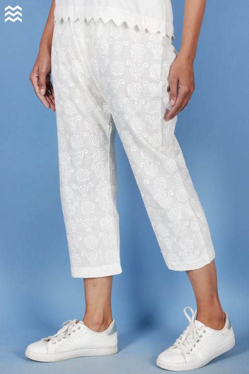 Khaadi Cotton Rose Pant In White Textured Block Print