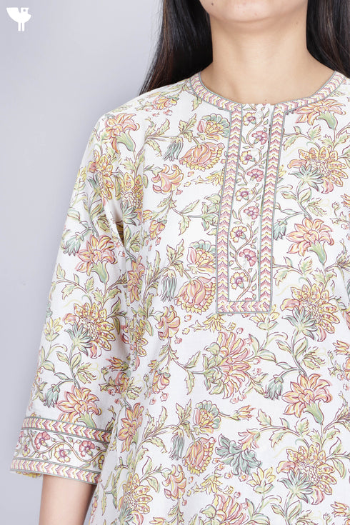 Cambric Cotton Kurta And Pant Set In Graphic Print