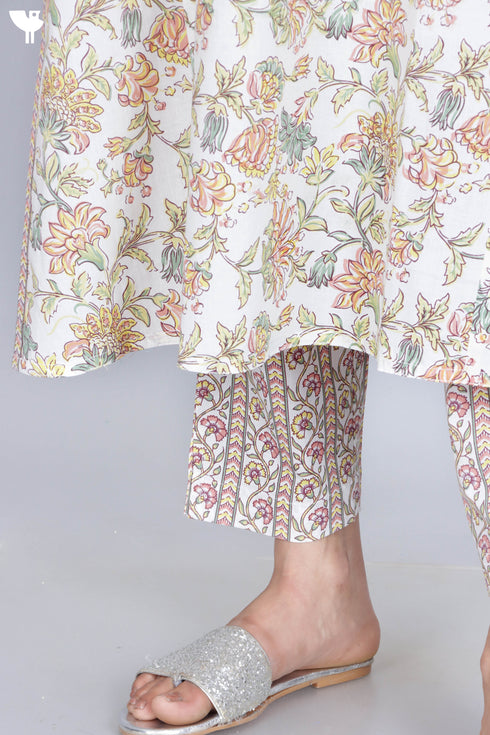 Cambric Cotton Kurta And Pant Set In Graphic Print