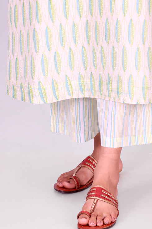 Chanderi Silk Kurta With Dupatta In Graphic Block Print