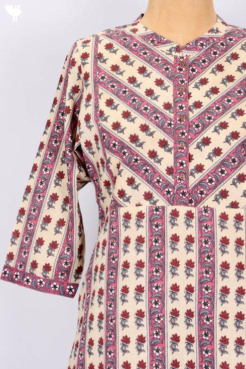 Cotton Kurta And Pant Set With Kota Doria Dupatta In Floral Print