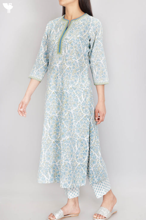 Cambric Cotton Kurta And Pant Set In Paisley Print
