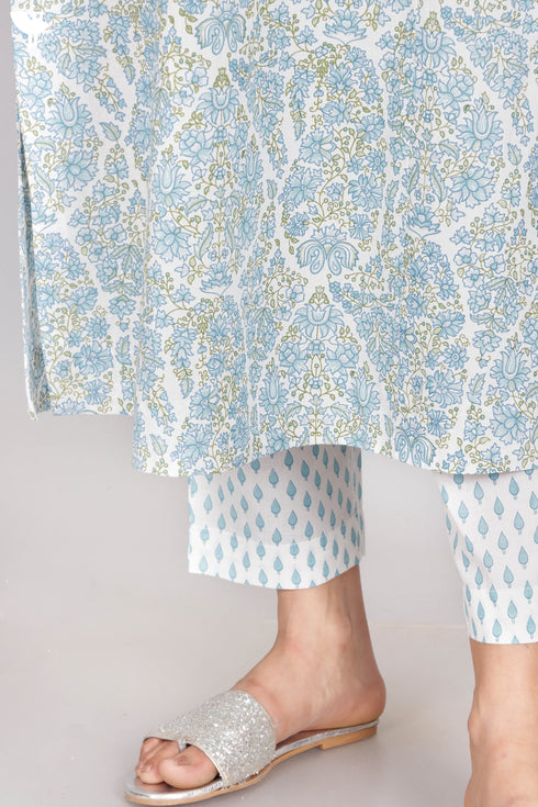 Cambric Cotton Kurta And Pant Set In Paisley Print