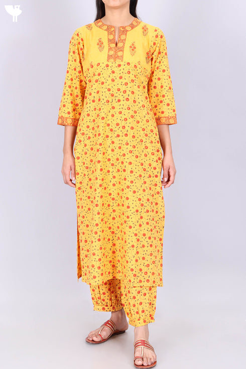 Bizzy Lizzy Kurta Pant Set With Chiffon Dupatta In Floral Block Print