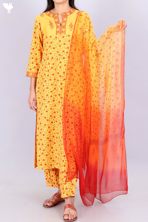 Bizzy Lizzy Kurta Pant Set With Chiffon Dupatta In Floral Block Print