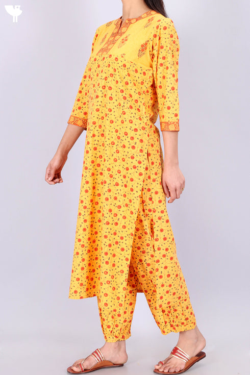 Bizzy Lizzy Kurta Pant Set With Chiffon Dupatta In Floral Block Print