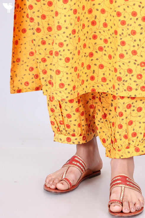 Bizzy Lizzy Kurta Pant Set With Chiffon Dupatta In Floral Block Print