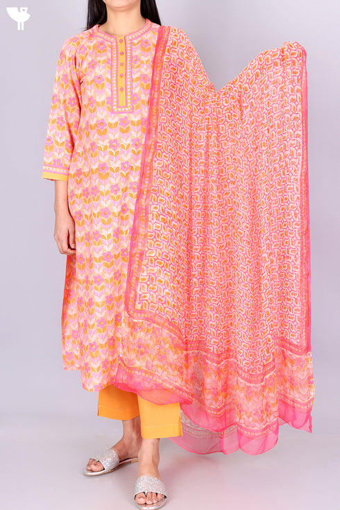 Bizzy Lizzy Kurta Pant Set With Chiffon Dupatta In Block Print