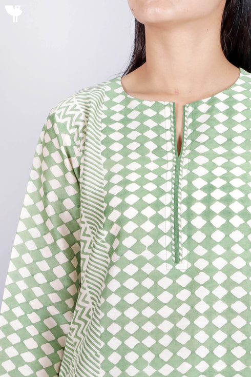 Chanderi Silk Kurta Pant Set With Dupatta In Geometric Block Print