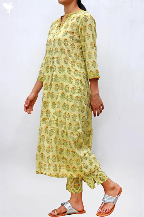 Mulmul Cotton Kurta Pant Set In Gold Block Print