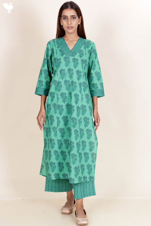 Cambric Cotton Kurta And Pant Set In Floral Block Print