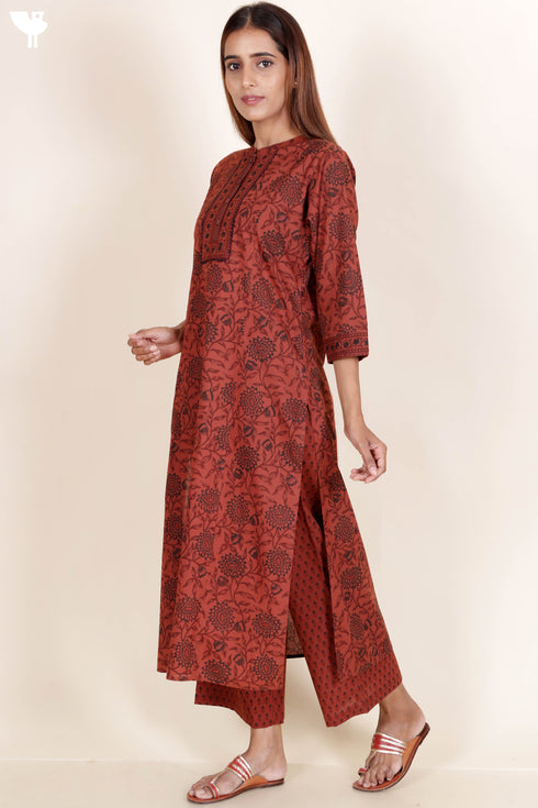 Cambric Cotton Kurta And Pant Set In Floral Block Print