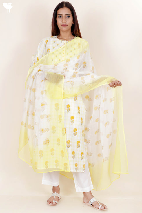 Khaadi Kurta Pant Set With Dupatta In Block Print