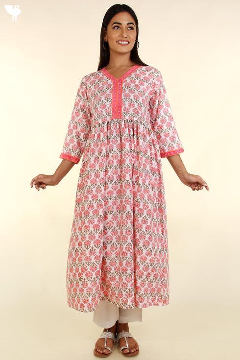 Bizzy Lizzy Kurta With Chiffon Dupatta Set in Floral Block Print