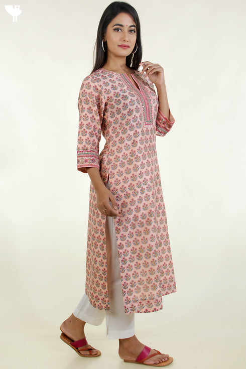 Chanderi Silk KurtaAnd Dupatta Set in Floral Block Print