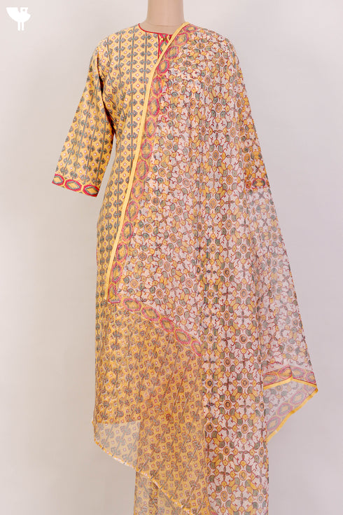 Bizzy Lizzy Kurta With Kota Doria Dupatta Set in Graphic Block Print