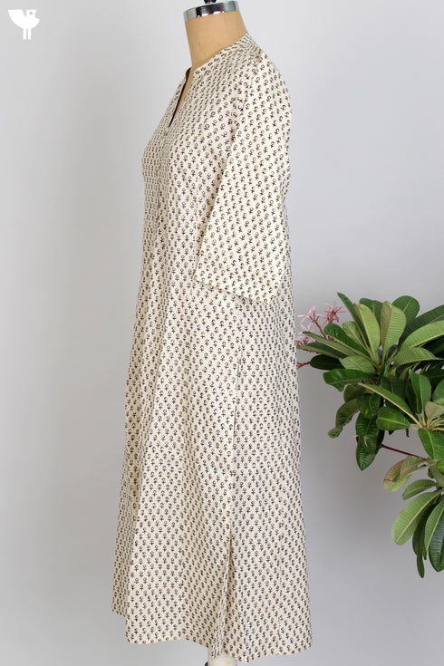 Cambric Cotton Kurta And Mul Mul Cotton Dupatta Set In Graphic Block Print