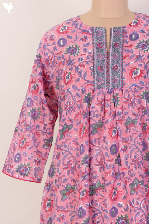 Mulmul Cotton Kurta and Kota Doria Dupatta In Floral Block Print