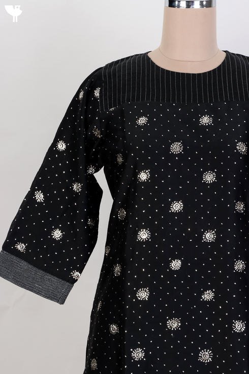 Chanderi Silk Kurta And Dupatta With Mukaish Embroidery