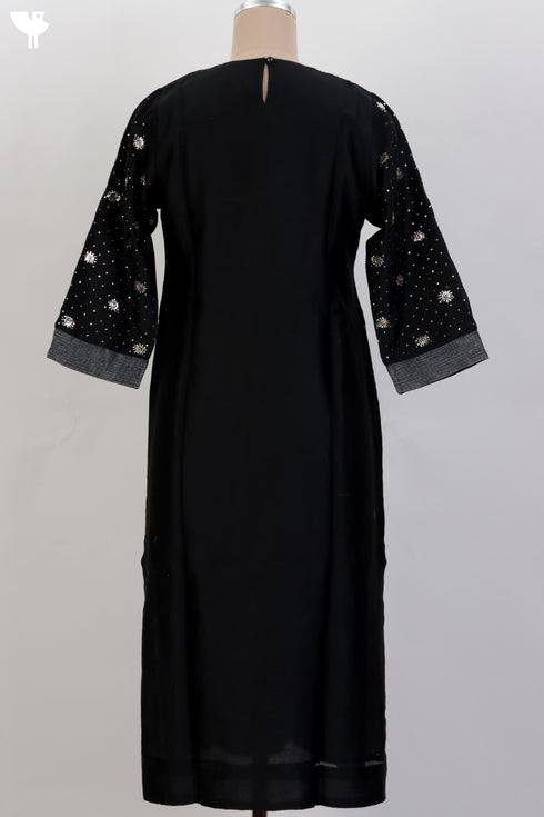 Chanderi Silk Kurta And Dupatta With Mukaish Embroidery