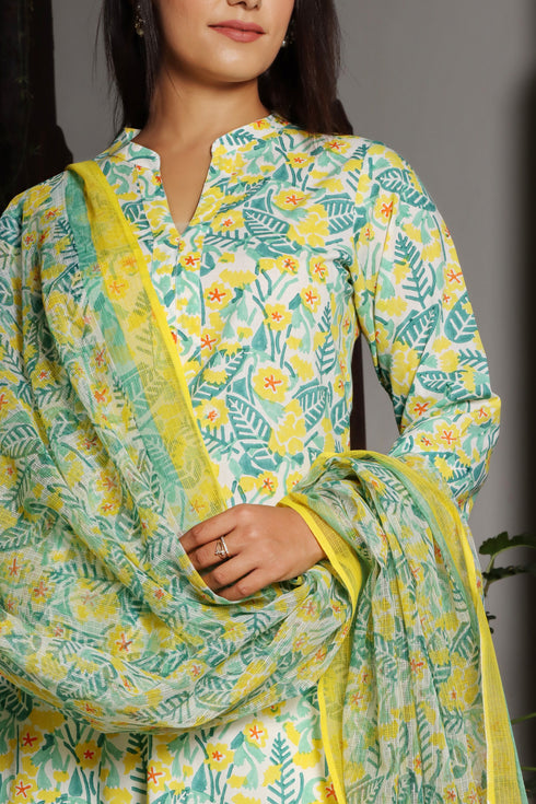 Cambric Cotton Kurta With Kota Dupatta In Floral Block Print